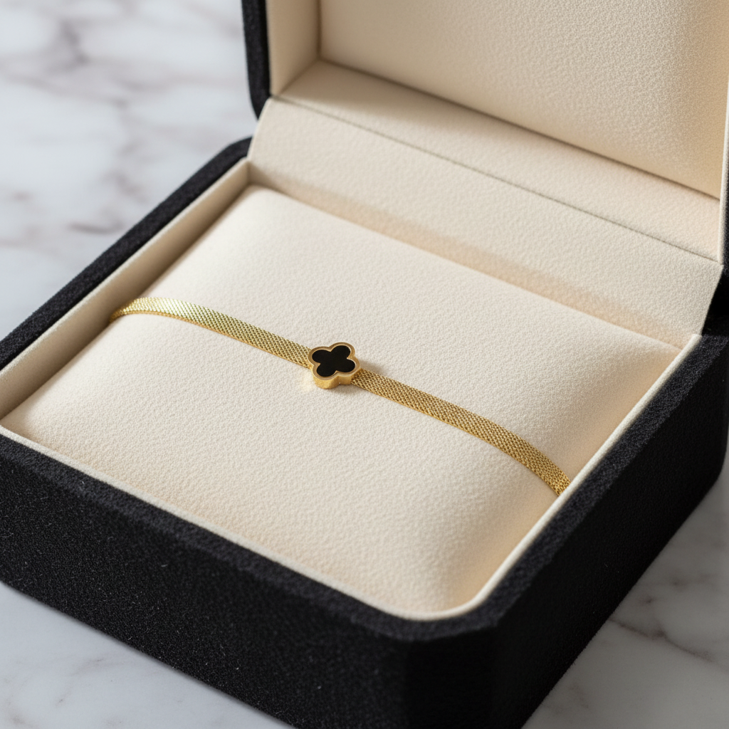 Black Clover in Gift Box