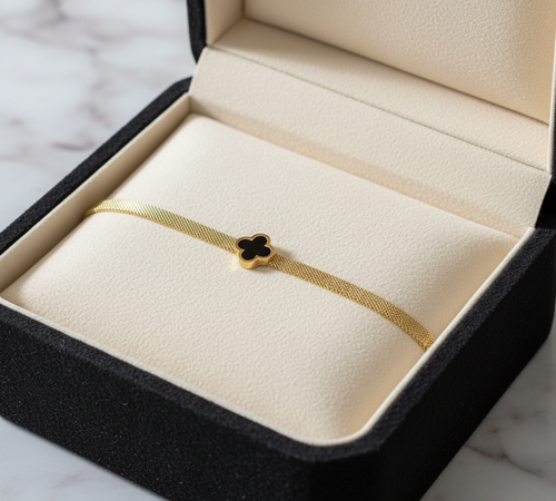 Black Clover in Gift Box