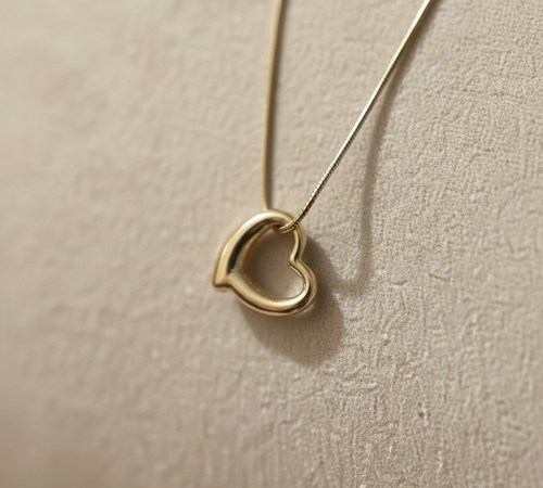 Interlocking Circle Necklace - Gold Tone Pendant