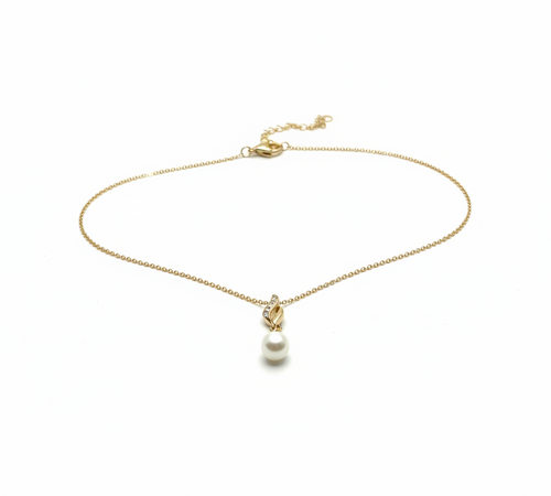 Elegant Pearl Drop Necklace