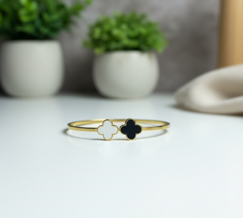 Luxury Clover Design Bangle - Black & White Flowers